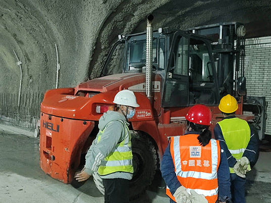 3-25噸叉車